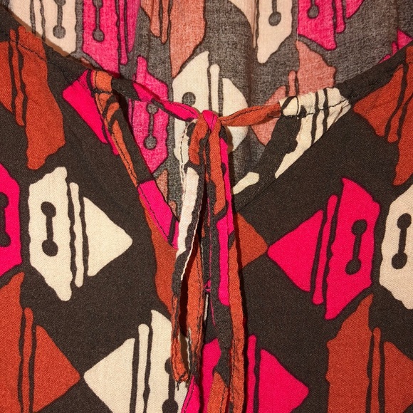 Super soft light weight 3/4 banded sleeve blouse - Picture 4 of 5